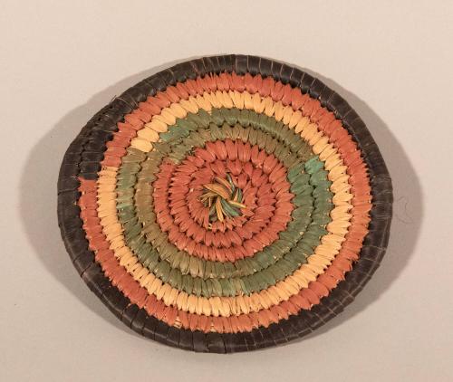 [Circular mat]