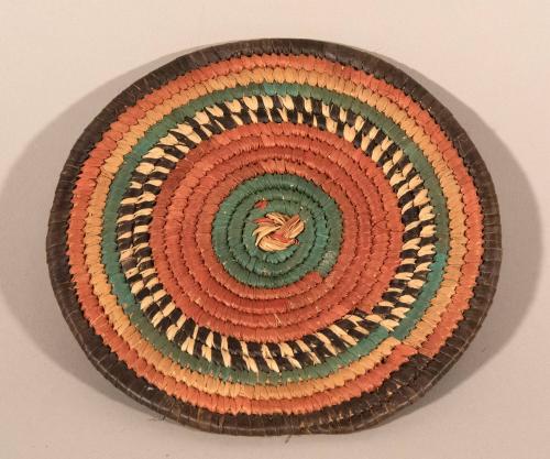 [Circular mat]