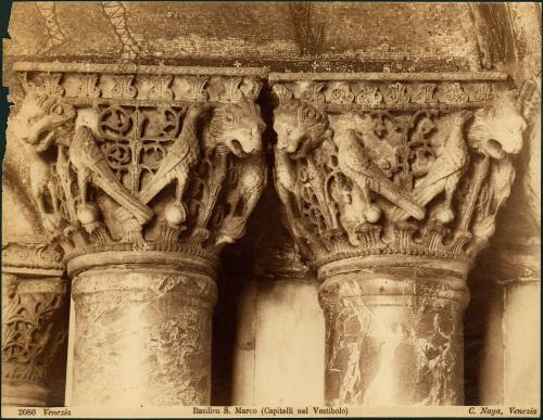 Basilica S. Marco Capitelli nel vestibolo