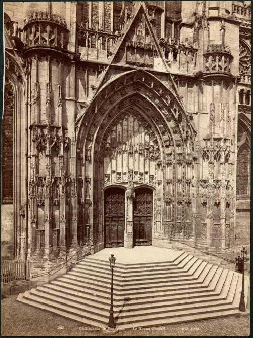 205 Cathedrale de Bauvais - Le Grand Portail. N.D. Phot.