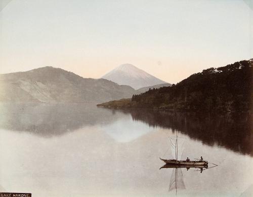 [Mt. Fuji viewed from the Lake Ashinoko, Hakone]