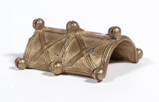 [Shield gold weight]