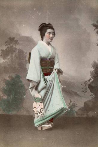 [Woman holding up her kimono]