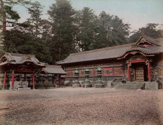 Courtyard Temizu-ya and Entrance