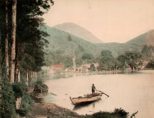 Hakone Lake