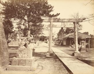 Shishi lion and torii