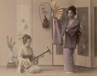 Women with samisen and fan