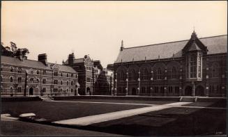 13676 Keble College Quadrangle &b C. Oxford Frith’s Series