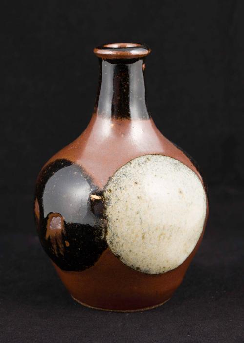 [Sake bottle]