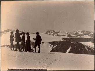 1403. Jotunheimen, Heilstuguhoog Galdhopiggen fra Bessho