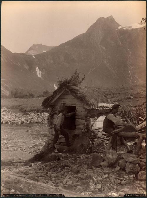 2534 Sondmore fra Bierke i Hjorundfjord