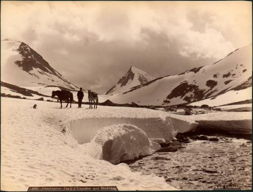 Jotunheimen, Parti i Uladalen med Simletind