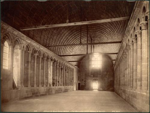253 Abbaye du Mont Saint Michel - La Merveille, (XIII e.Siecle) le Dartoir. ND Phot