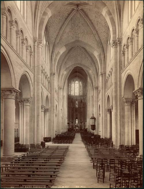 206 Le Mans. Interieur de la Cathedrale la Nef. N.D. Phot.