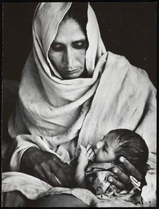 [Sickly mother and her baby, near Lahore, Pakistan]