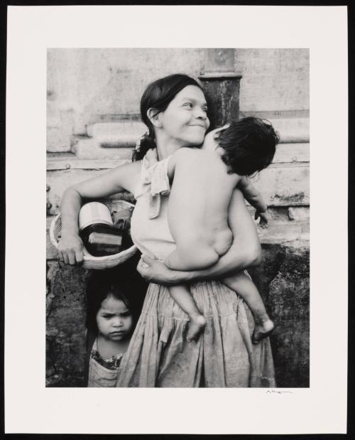 [Mother with two small children, El Salvador]