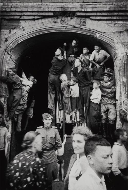 Watching the Parade of German POWS, Moscow