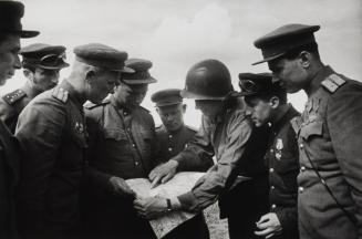 Soviet and Allied commanders meet near the Elbe River, April 1945