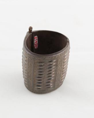 [Bracelet with corn design]