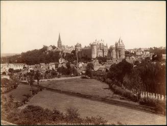 201. Panorama de Vitre, Vue prise des Tertres Noirs. N. D. Phot.