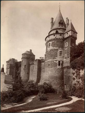 206. Chateau de Vitre, La Tour Saint Laurent. N. D. Phot.