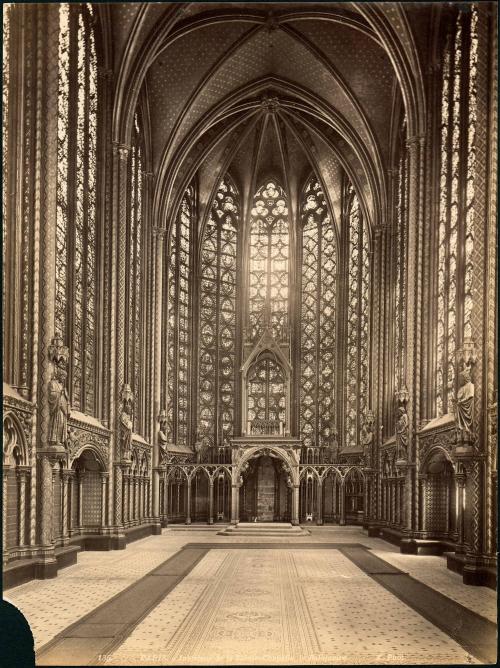 135. Paris - Interieur de la Saint-Chapelle, le Reliquaire. X. Phot.