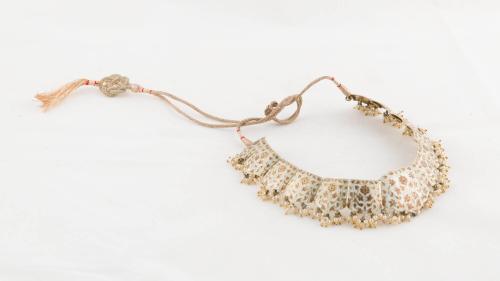 [Necklace]