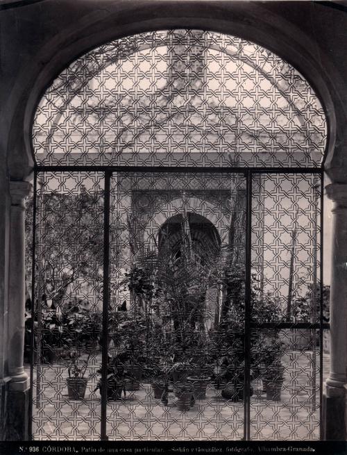 No. 936. Cordoba. Patio de una casa particular - Alhambra - Granada