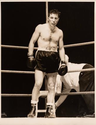 [Yvon Durelle in boxing ring]