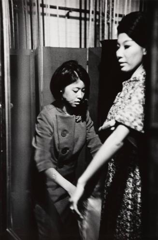 [Fashion Institute of Technology - fixing model before runway show]