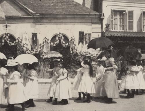 "Fête Dieu," Girls' School.