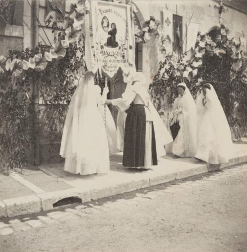 Young girls entering Chapel.