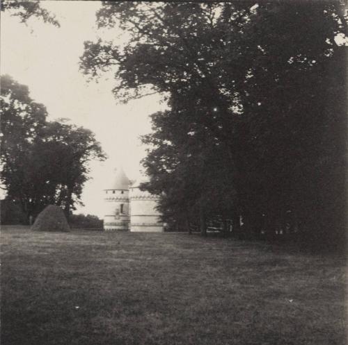 Château of Chaumont, from the Park. (M.B.)