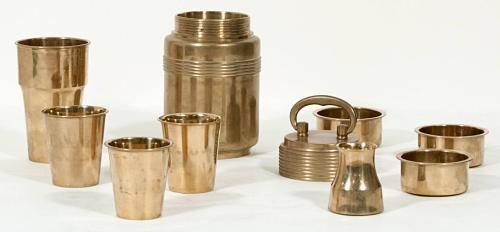 [Ten-piece picnic set of containers]