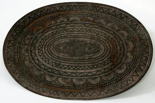 [Oval-shaped presentation plate]