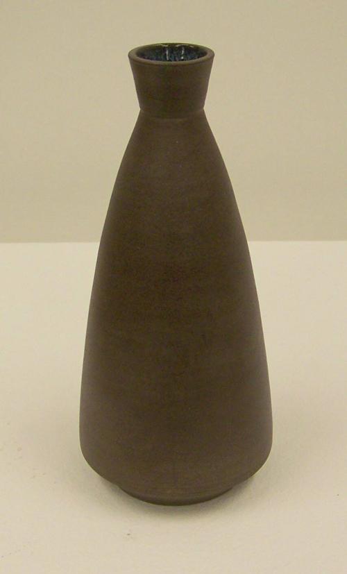 [Brown and blue sake set]