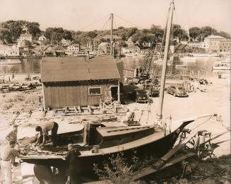 Repairing boats, Camden Shipbuilders