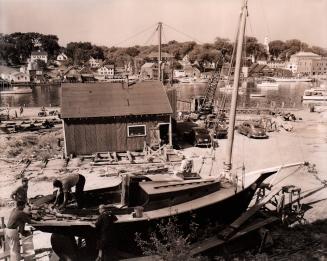 Repairing Boats, Camden Shipbuilding Co., Camden, Maine