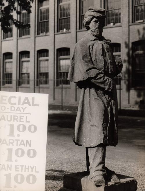 Untitled [statue of civil war soldier]